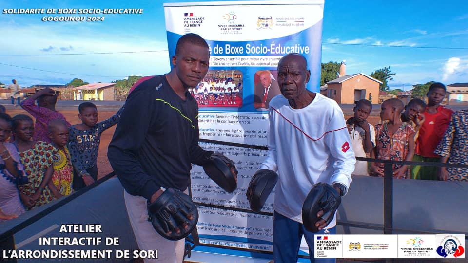 Activités interactives menées sur l'esplanade du Bureau d'arrondissement de SORI